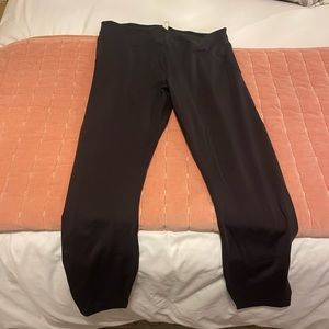 Black Lululemon leggings 25”